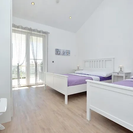 Holiday home Gorgeous In With Outdoor Swimming Pool