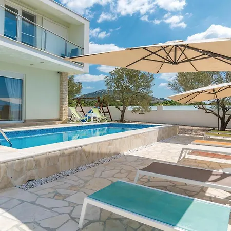 Holiday home Gorgeous In With Outdoor Swimming Pool
