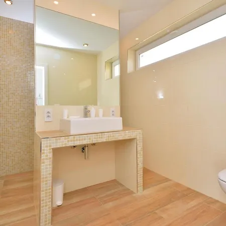 Σπίτι διακοπών 02 *