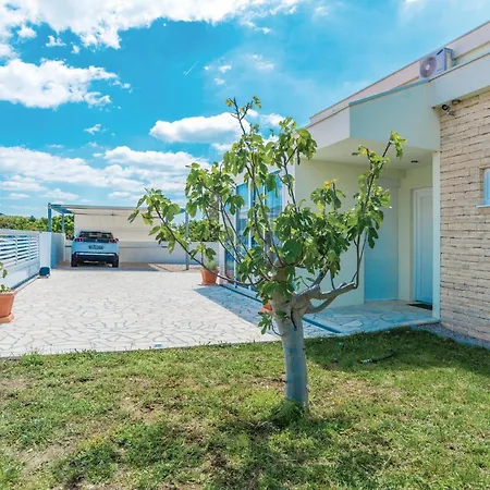 02 Σπίτι διακοπών *