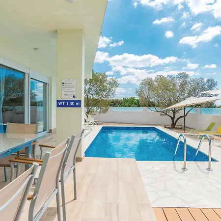 Σπίτι διακοπών 02 *